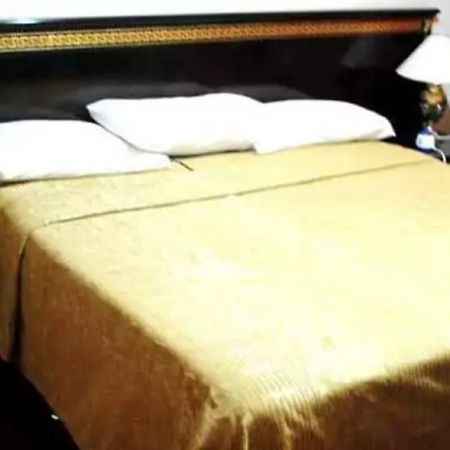 Hotel Palm Beach Ouagadougou Esterno foto