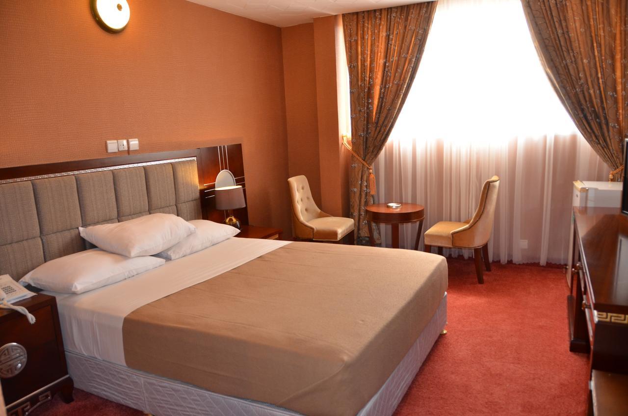 Hotel Palm Beach Ouagadougou Esterno foto