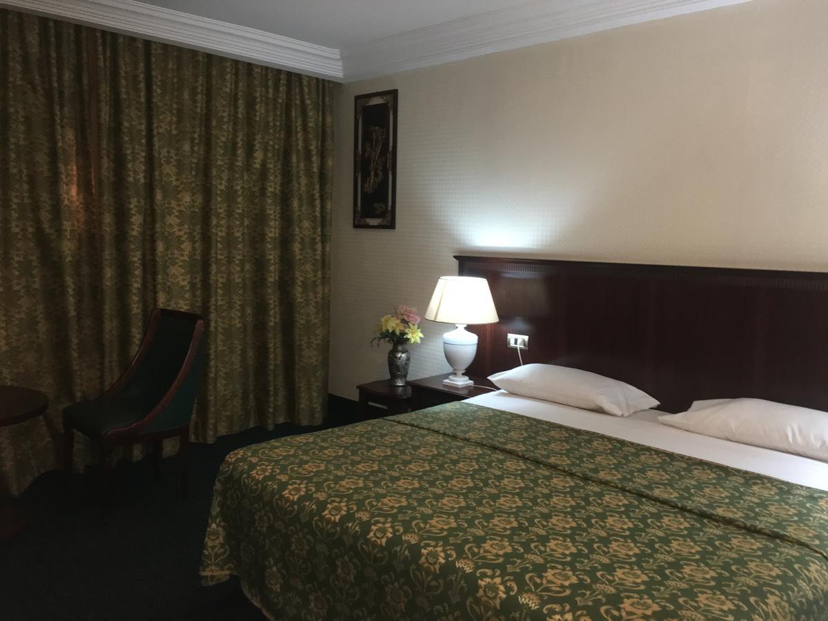 Hotel Palm Beach Ouagadougou Esterno foto
