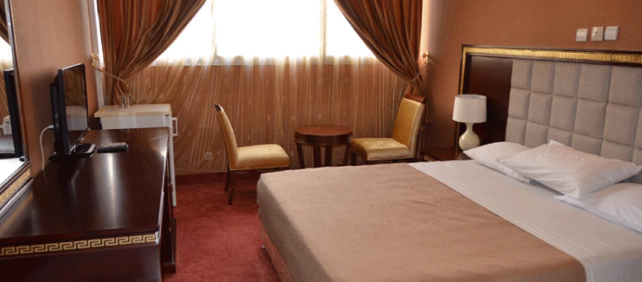 Hotel Palm Beach Ouagadougou Esterno foto