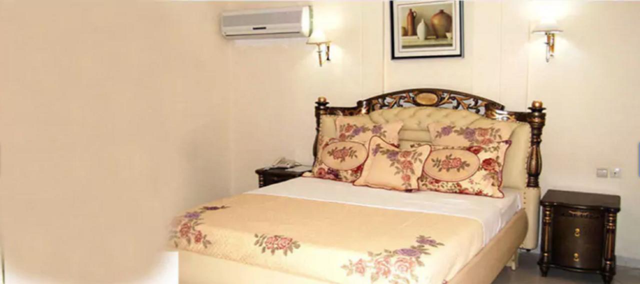 Hotel Palm Beach Ouagadougou Esterno foto