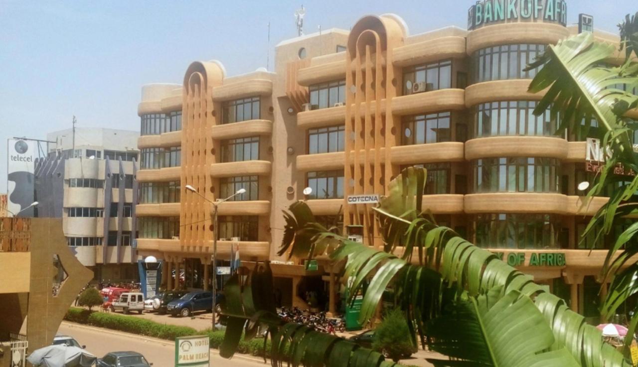 Hotel Palm Beach Ouagadougou Esterno foto
