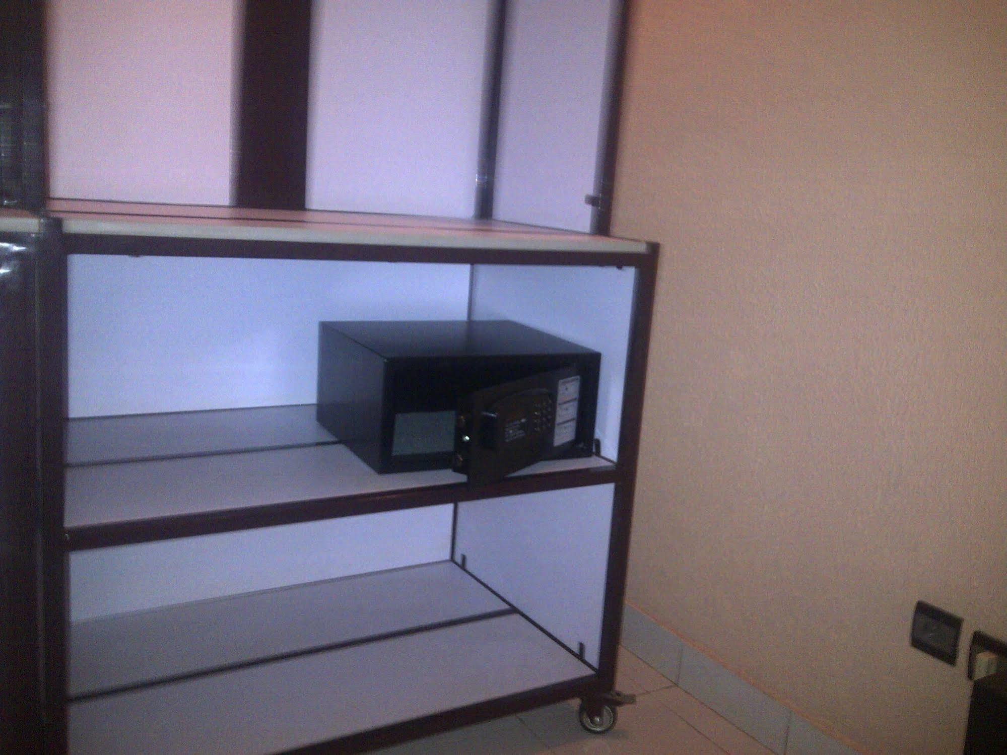 Hotel Palm Beach Ouagadougou Esterno foto